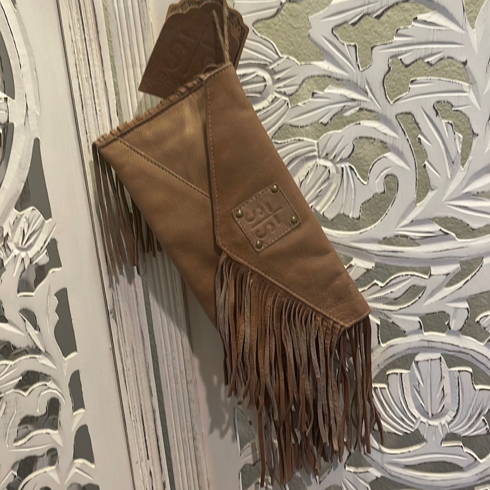 STS Ranchwear genuine leather fringe clutch